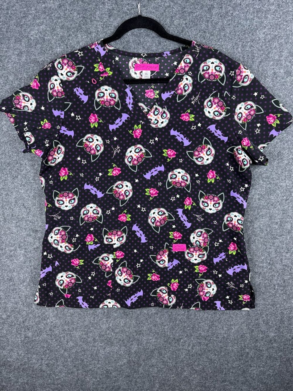 Betsey Johnson Halloween Sugar Skull Cat Scrub Top XL V-Neck